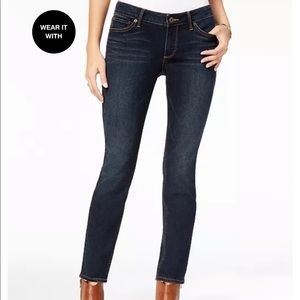 Lucky 🍀 Brand Lolita Skinny mid rise size 26 w/31” inseam length 8.5” rise